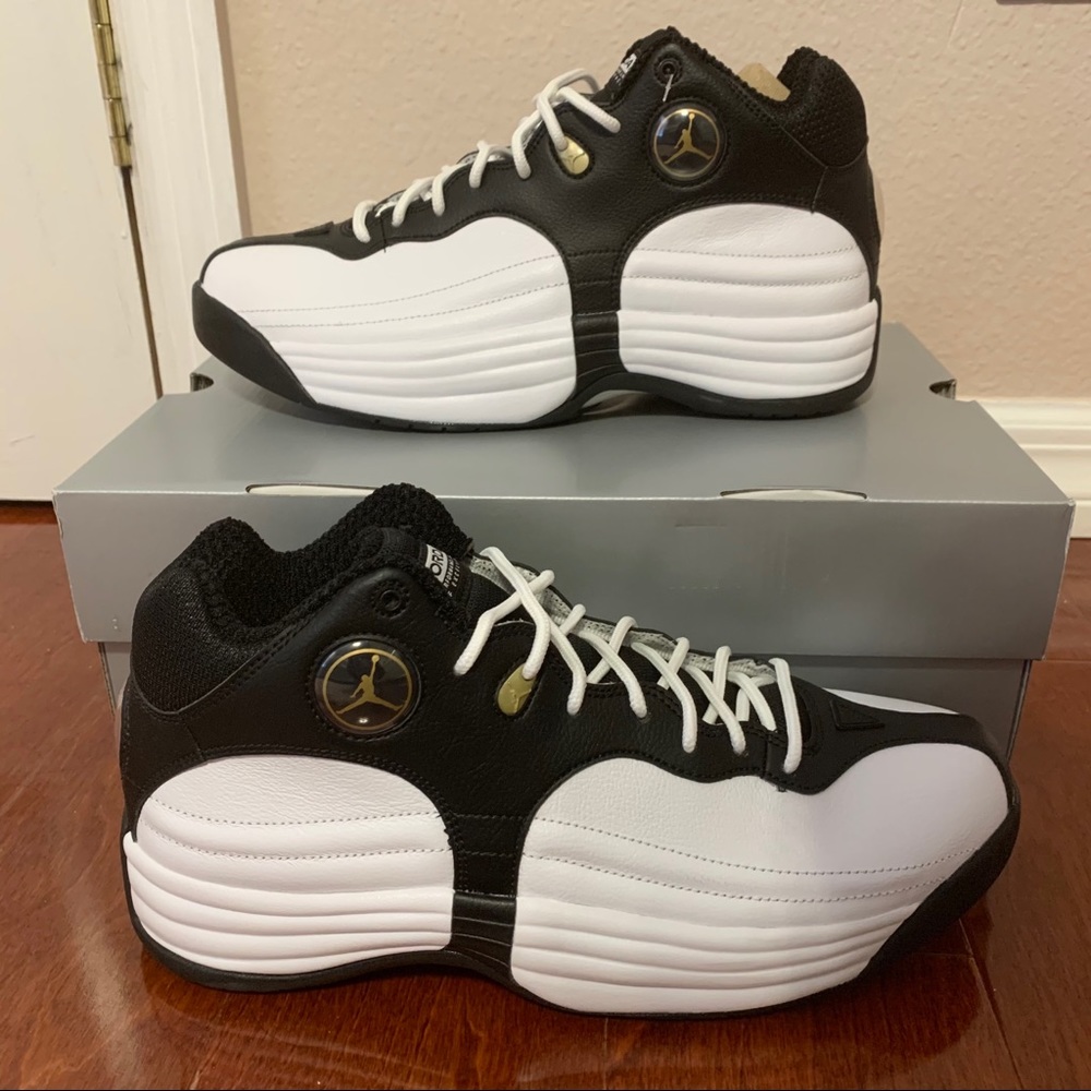 NIB Men’s Jordan Jumpman Team 1 Shoes Black Gold